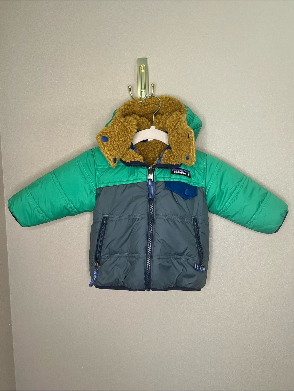 3-6m Patagonia Kids' Two-Tone Reversible Insulated Jacket in Green